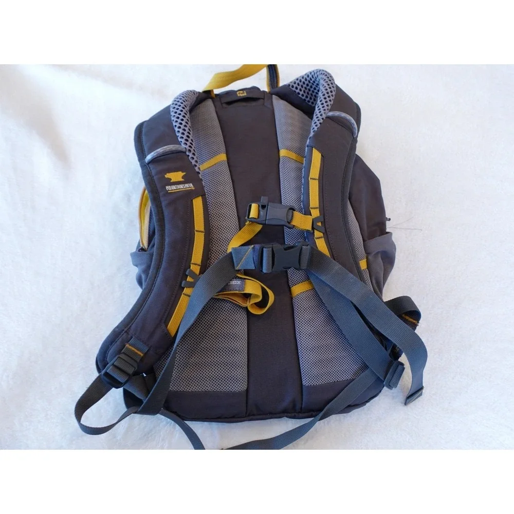 Mountainsmith Clear Creek 18L Hiking Camping School Work Laptop Daypack Backpack